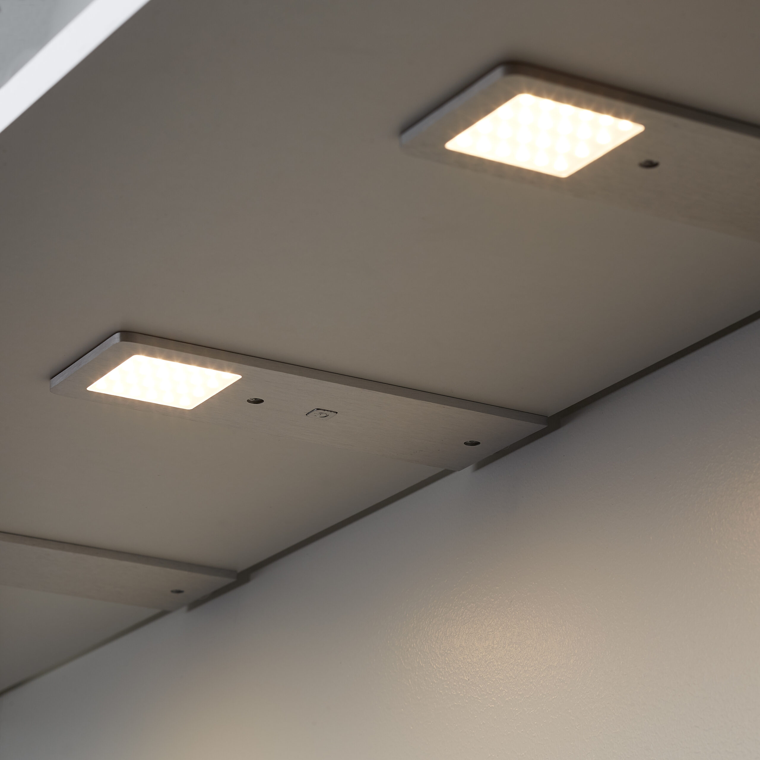 Užbaigimai LED lentynų profiliui