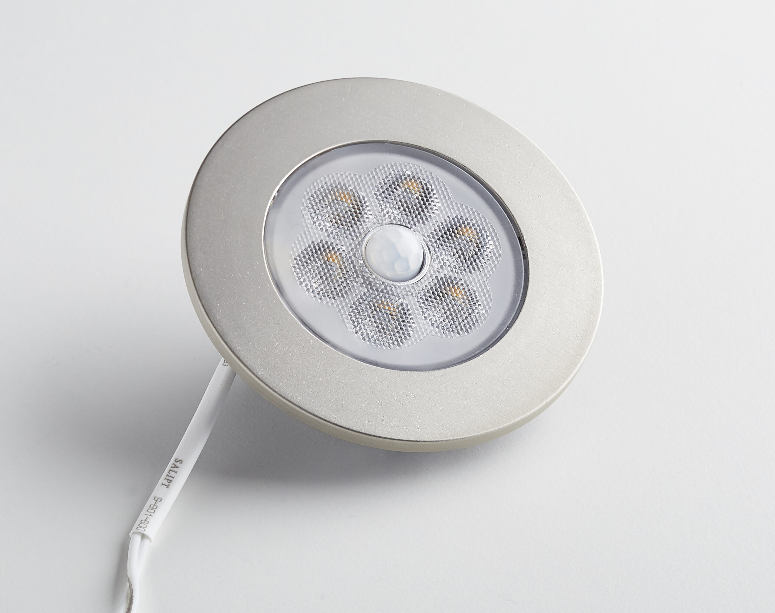 Šviestuvas LEDI įmontuojamas su sensoriumi